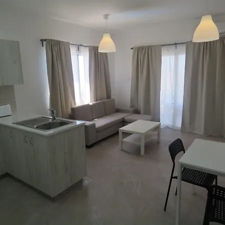 Polyxeni Aparthotel 4*