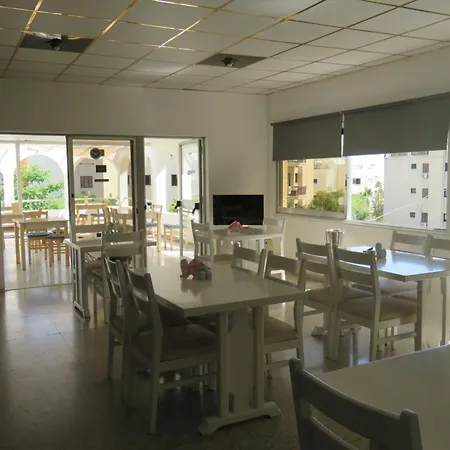 Polyxeni Aparthotel Limassol