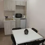 Aparthotel Polyxeni 4*