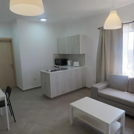 Aparthotel Polyxeni Limassol