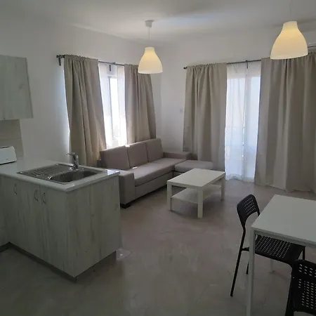 Aparthotel Polyxeni 3*