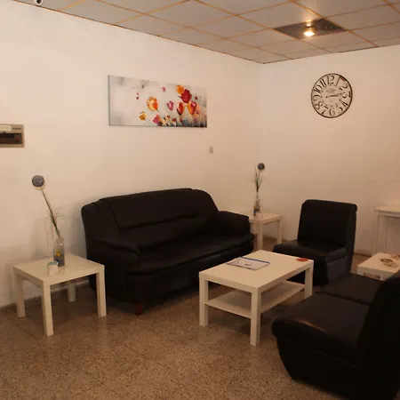 Polyxeni 아파트호텔 레메소스