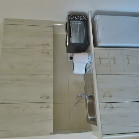 Polyxeni 아파트호텔 레메소스