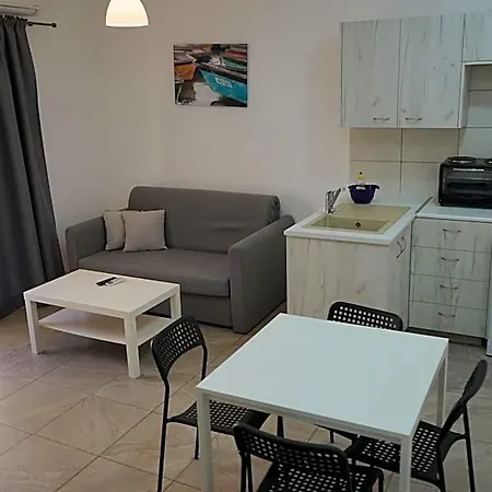 Aparthotel Polyxeni 4*