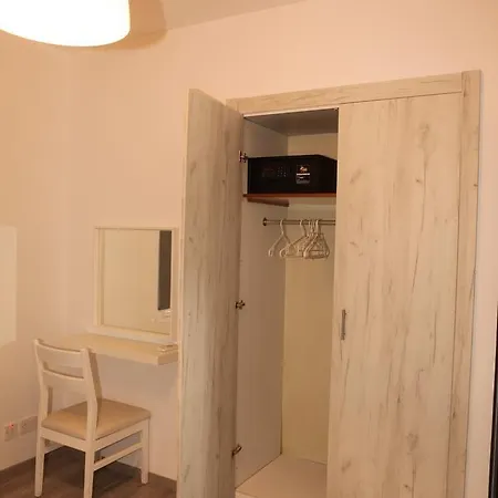 Aparthotel Polyxeni 3*