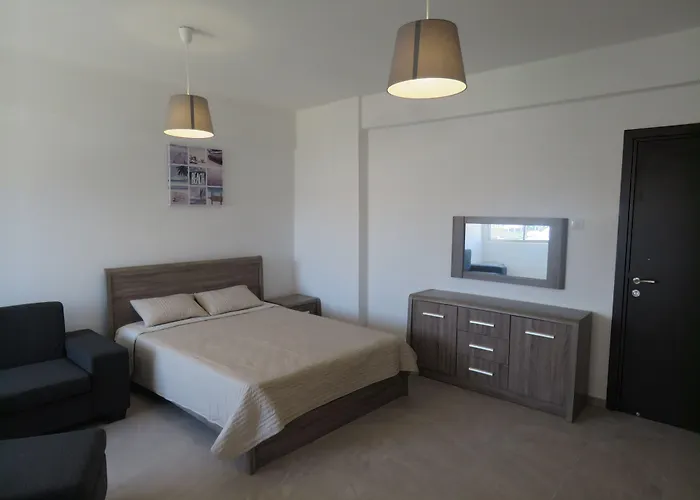 Polyxeni Aparthotel Lemesos