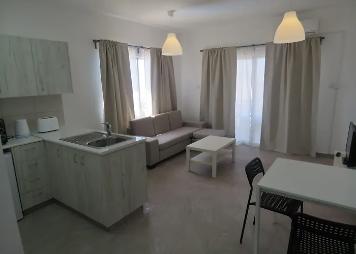 Polyxeni Aparthotel 4*