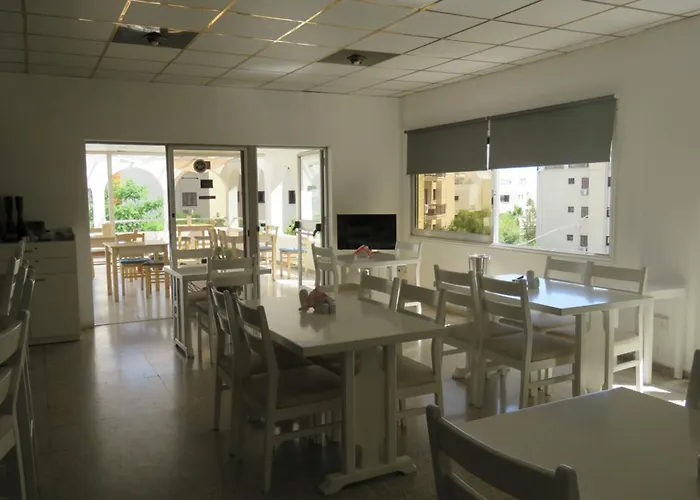 Polyxeni Aparthotel Lemesos