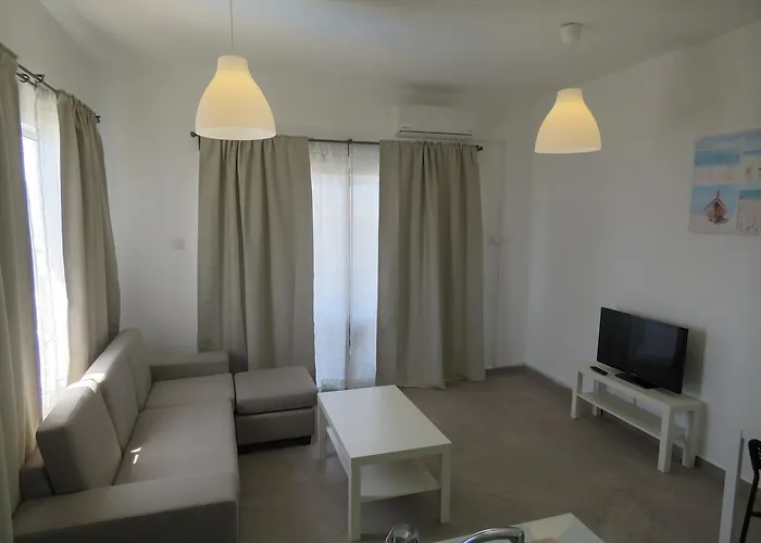 Aparthotel Polyxeni Lemesos