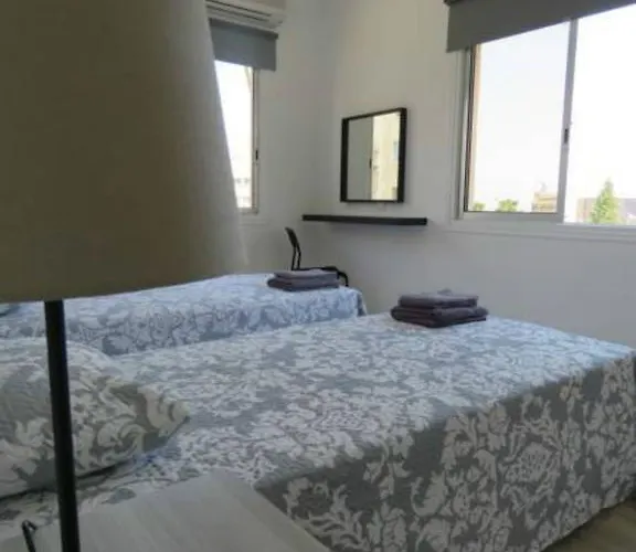 Aparthotel Polyxeni Lemesos