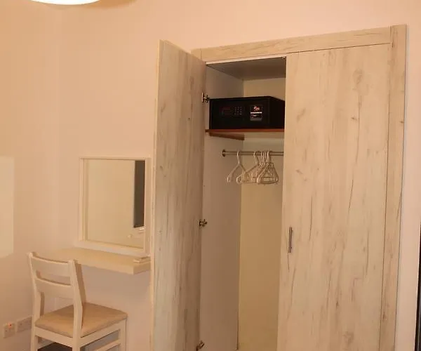 Aparthotel Polyxeni 4*