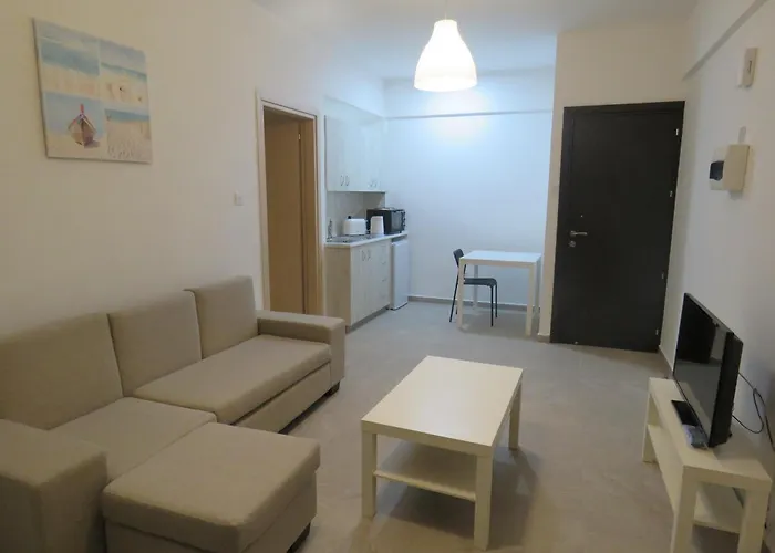 Aparthotel Polyxeni 4*